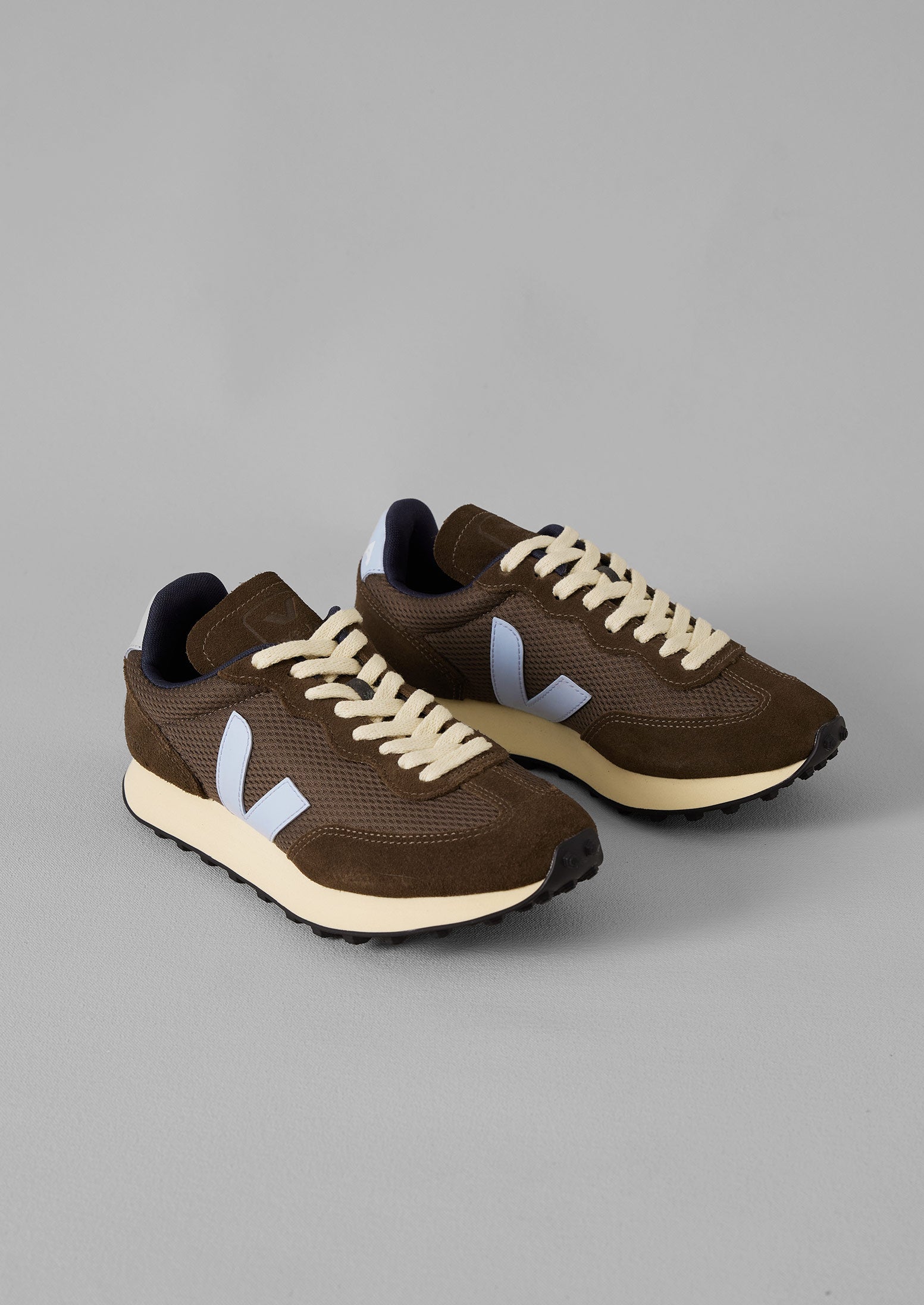 Veja Sneakers | Brown