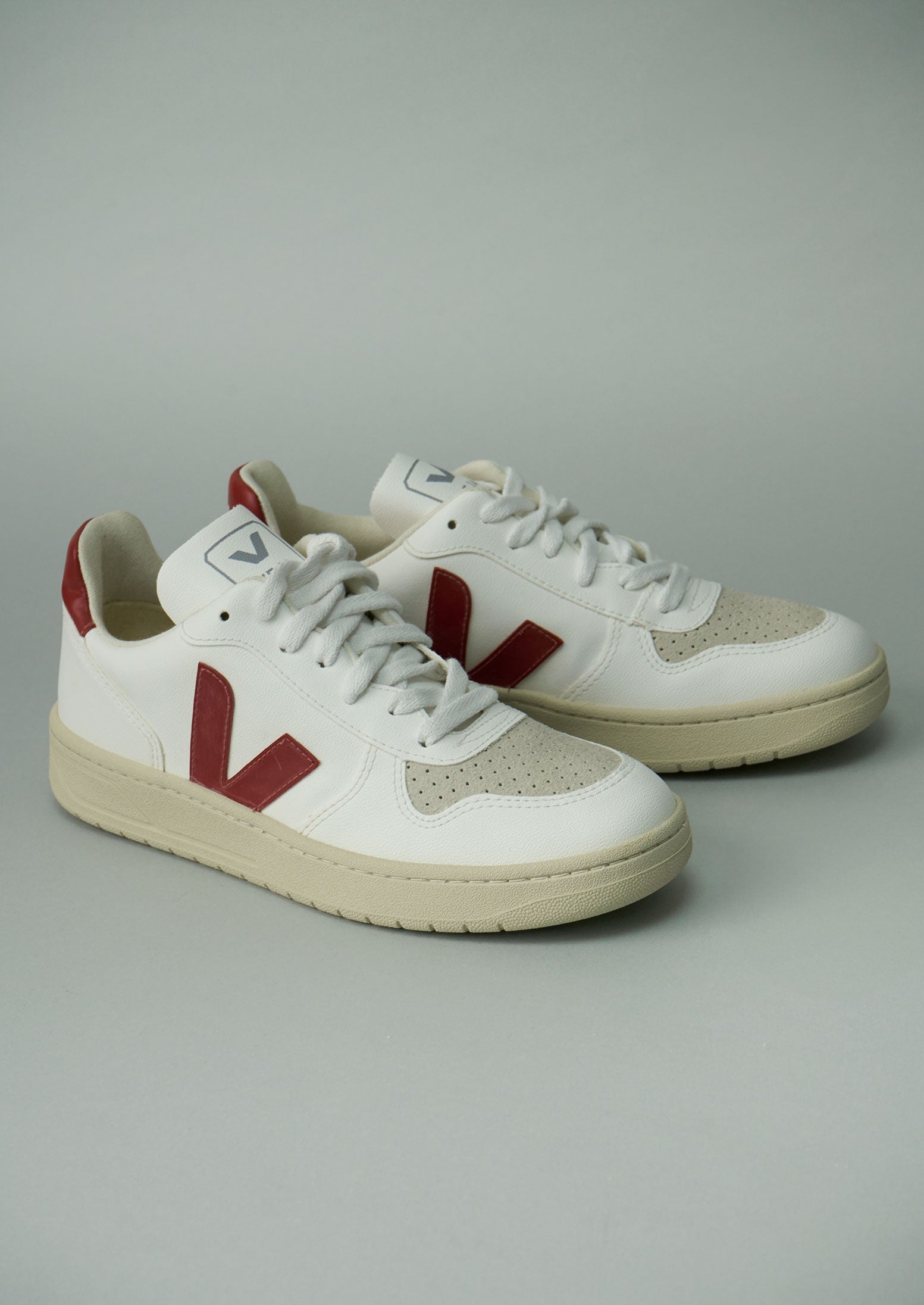 Reworn Veja V10 Vegan Sneakers Size 37 (300) | White/Rouille