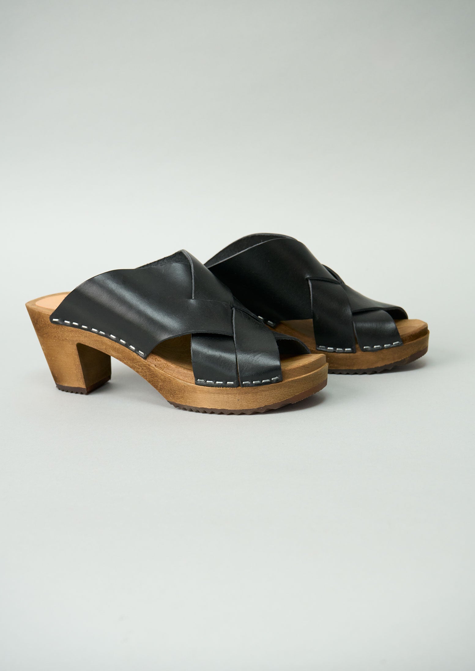 Reworn Kitty Clogs Heeled Mules Size 39 (301) | Onyx